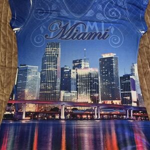 V neck miami shirt